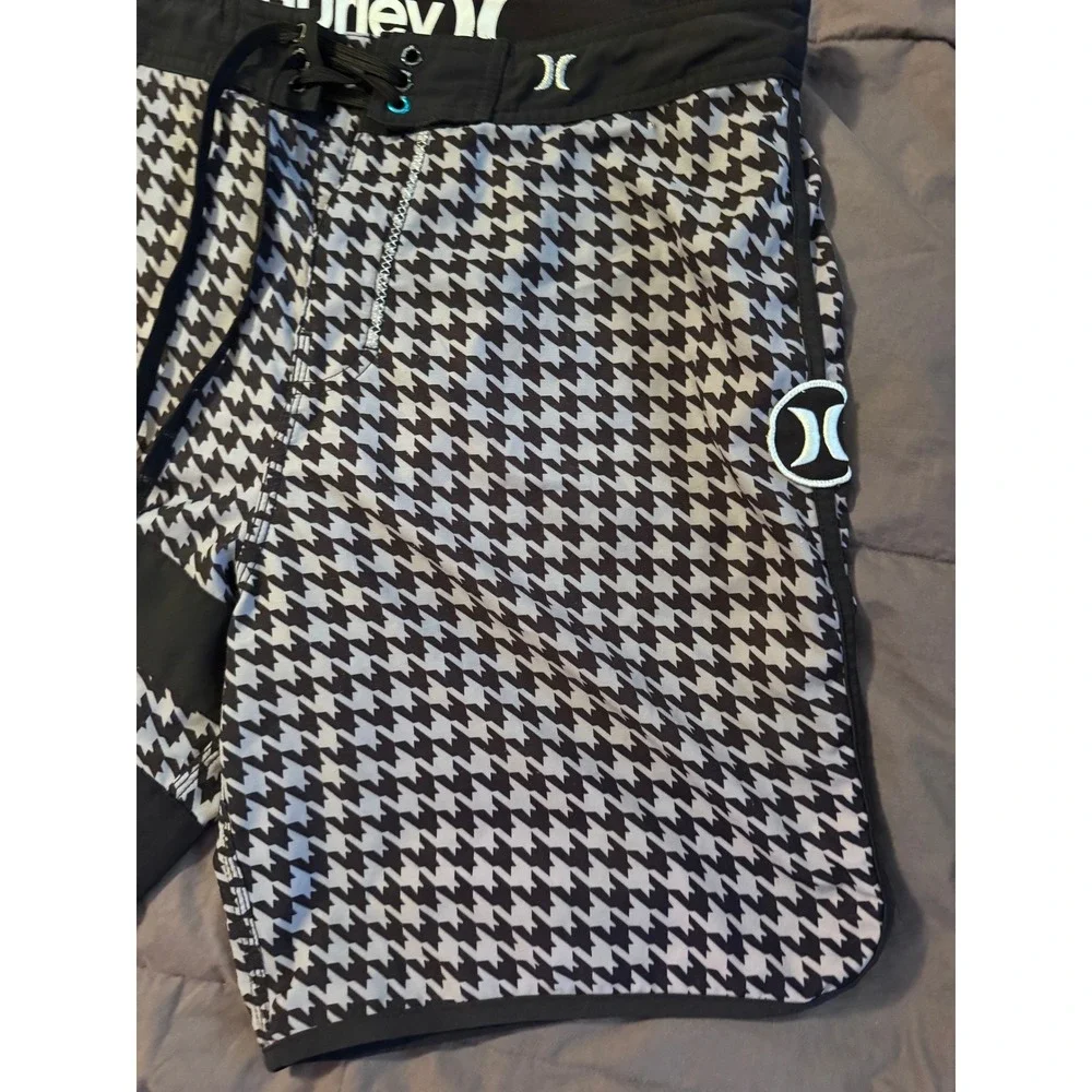 Hurley Phantom Board Shorts Mens 36 Black White Houndstooth Striped Swim Trunks